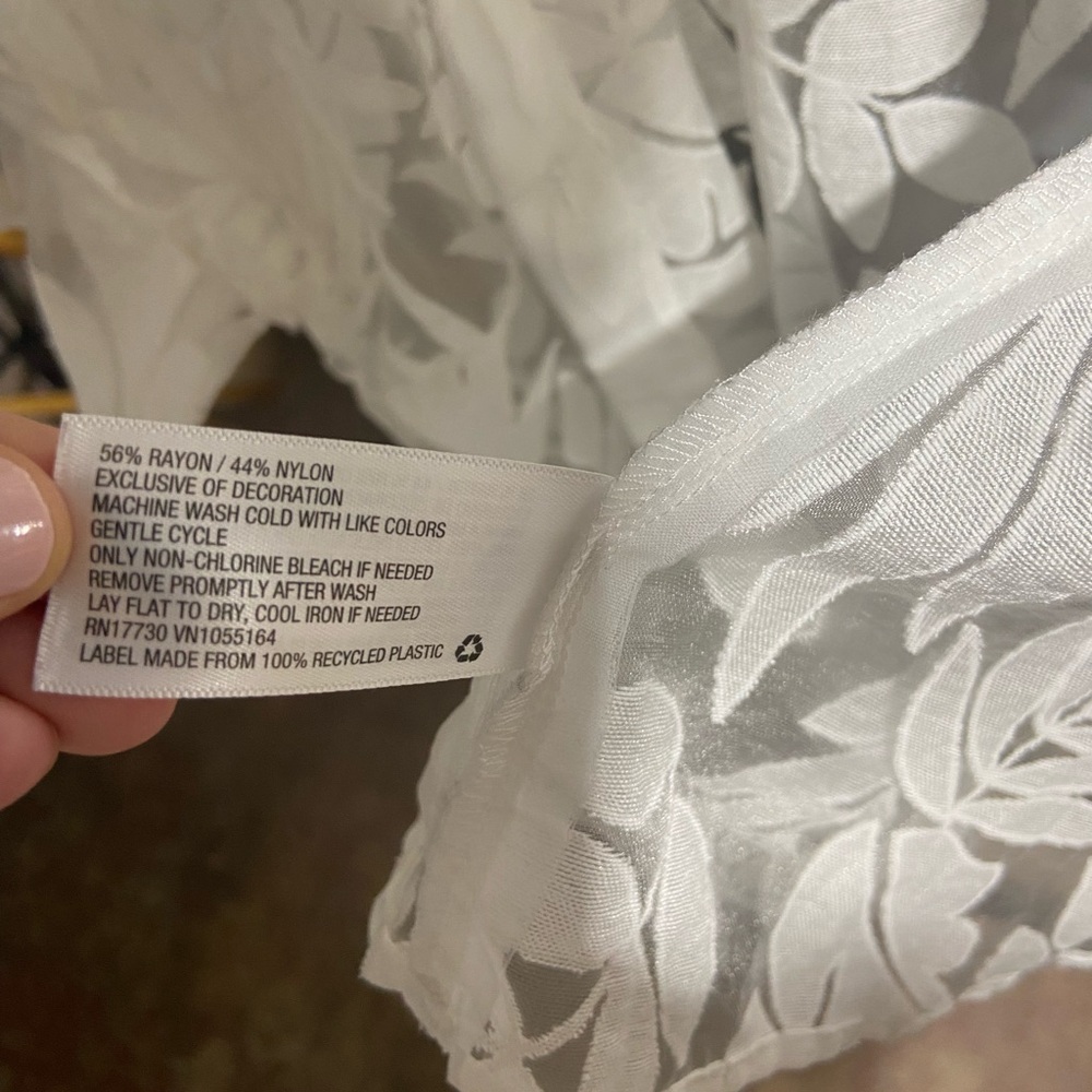 Target size small sheer button down top - Picture 4 of 4